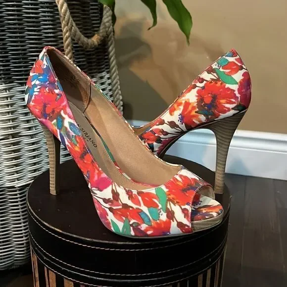 Summer sandals / Size 8W - Picture 5 of 8